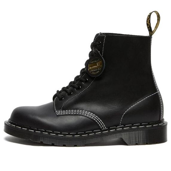 Кроссовки dr.martens 1460 pascal made in england cavalier leather lace up boots 'black cavalier' Dr. Martens, черный
Кроссовки dr.martens 1460 pascal made in england cavalier leather lace up boots 'black cavalier' Dr. Martens, черный