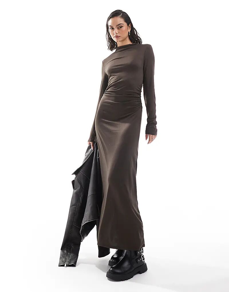 Макси-платье с высоким воротом и воротником-хомутами шоколадного цвета ASOS DESIGN
Макси-платье с высоким воротом и воротником-хомутами шоколадного цвета ASOS DESIGN