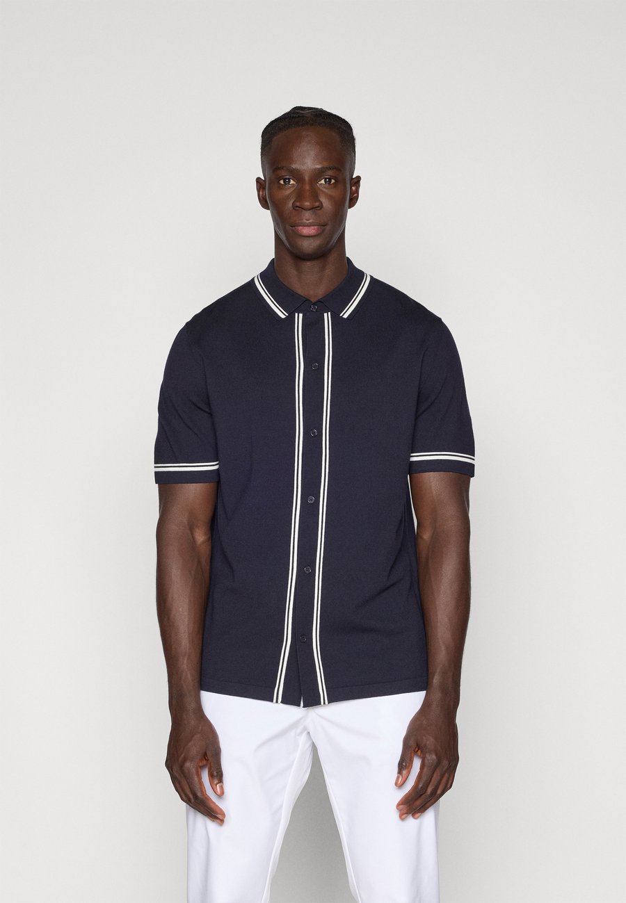 Толстовка J.LINDEBERG Sports NICOLAI, Navy/Dark Blue
Толстовка J.LINDEBERG Sports NICOLAI, Navy/Dark Blue