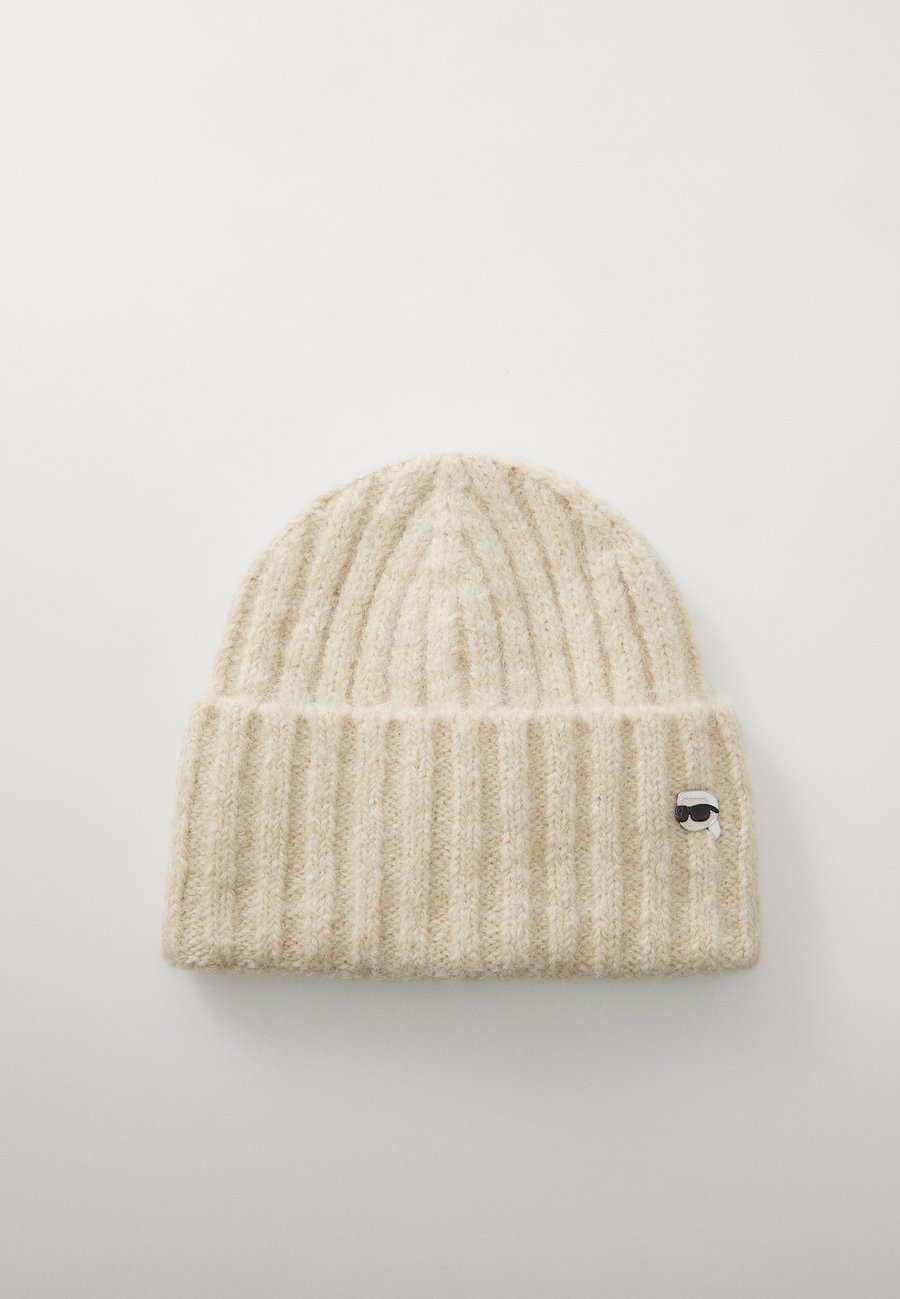 Шапка KARL LAGERFELD PIN BEANIE UNISEX, Trench Beige/Beige
Шапка KARL LAGERFELD PIN BEANIE UNISEX, Trench Beige/Beige