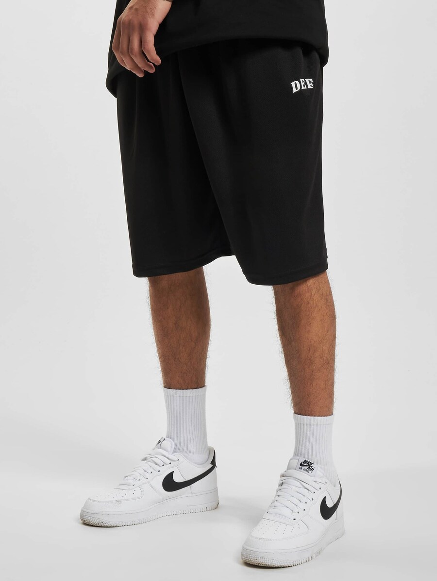 Брюки свободного кроя DEF, черный
Брюки свободного кроя DEF, черный