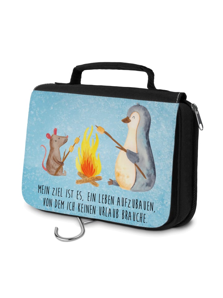 Mr. & Mrs. Panda Косметичка с изображением пингвина у костра и надписью, выполненная в ледяном синем цвете
Mr. & Mrs. Panda Косметичка с изображением пингвина у костра и надписью, выполненная в ледяном синем цвете