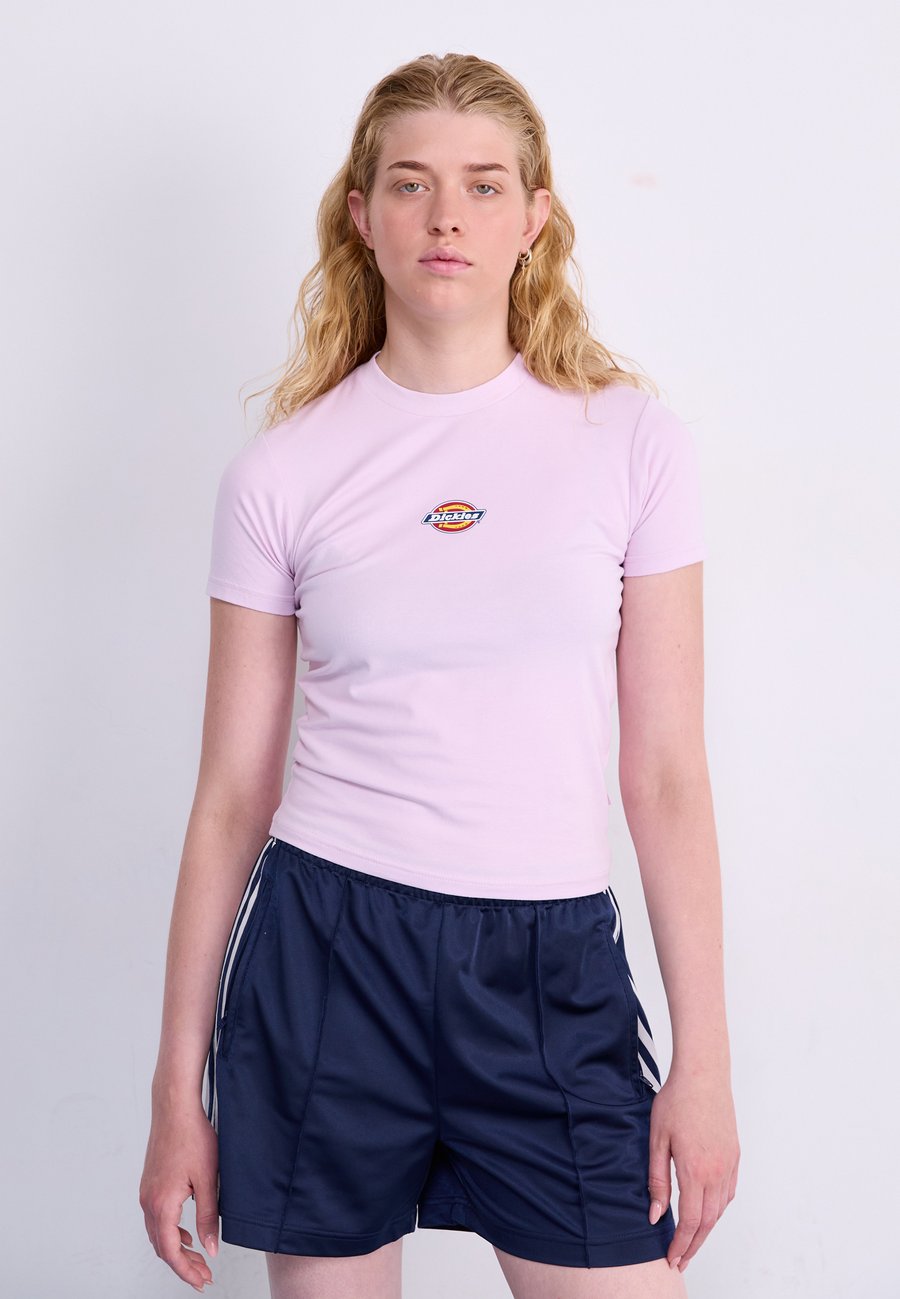 Футболка Dickies MAPLE VALLEY TEE, Winsome Orchid/Light Pink, Розовый, Футболка Dickies MAPLE VALLEY TEE, Winsome Orchid/Light Pink
Футболка Dickies MAPLE VALLEY TEE, Winsome Orchid/Light Pink, Розовый, Футболка Dickies MAPLE VALLEY TEE, Winsome Orchid/Light Pink
