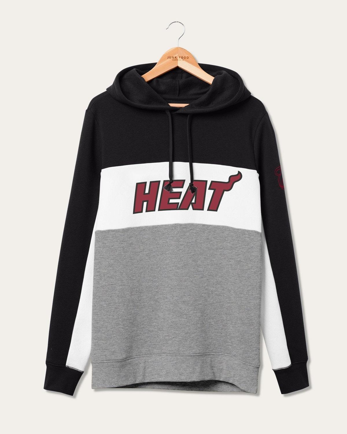 Толстовка с капюшоном NBA Miami Heat Colorblock Junk Food Clothing, цвет true black/heather grey
Толстовка с капюшоном NBA Miami Heat Colorblock Junk Food Clothing, цвет true black/heather grey