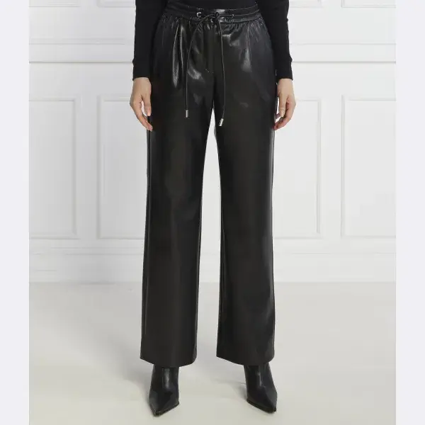 Брюки-Тарета свободного кроя Boss, черный
Брюки-Тарета свободного кроя Boss, черный