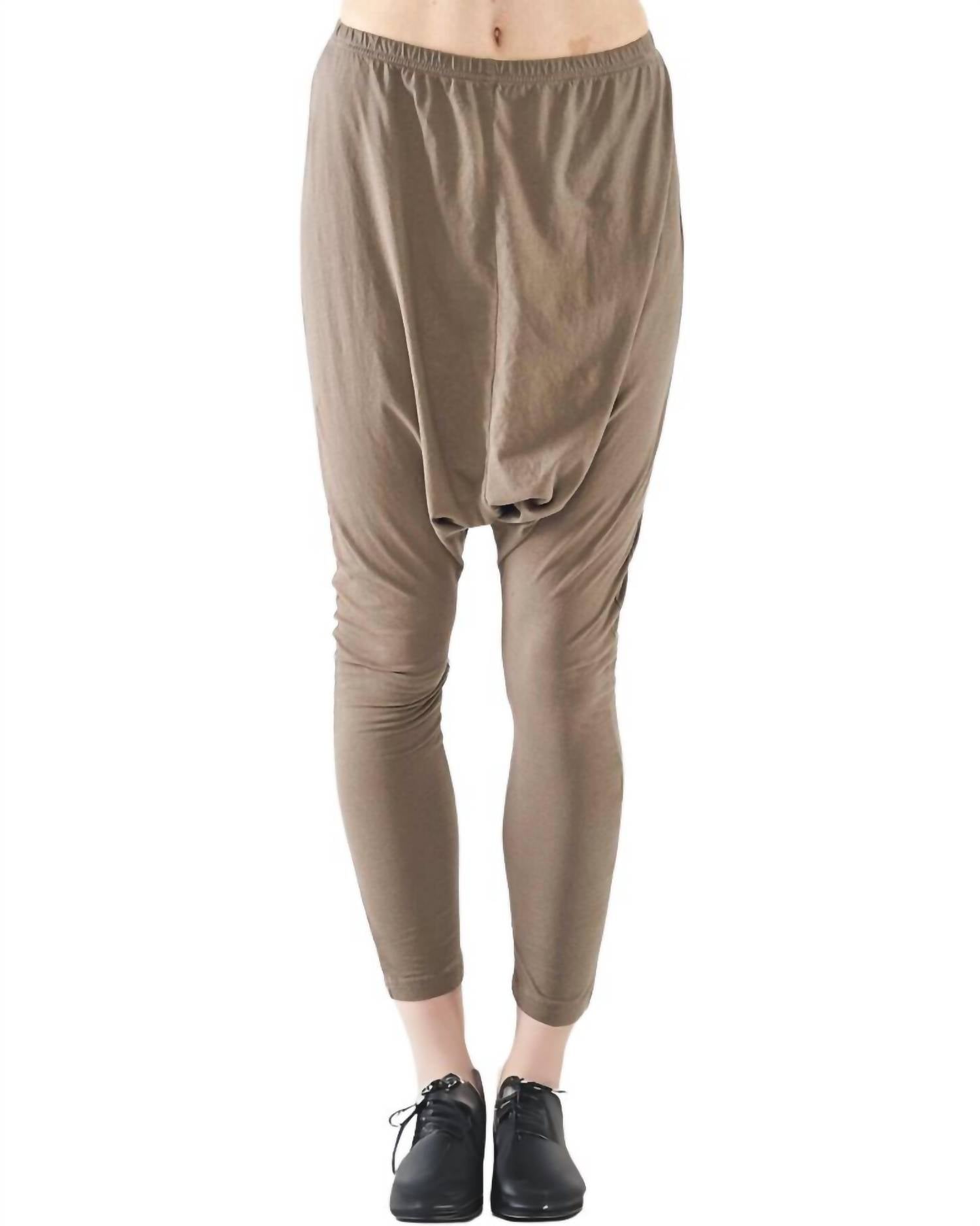 Брюки с заниженным шаговым швом в Дюне Rundholz, цвет dune
Брюки с заниженным шаговым швом в Дюне Rundholz, цвет dune