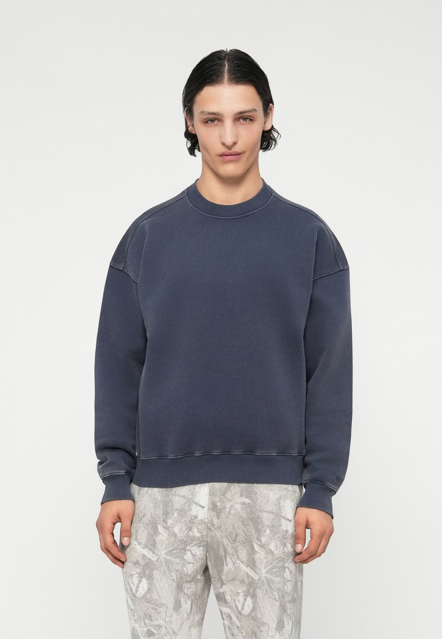 Толстовка Hollister Co. WEBEX BOXY CREWS, Dark Blue, Синий, Толстовка Hollister Co. WEBEX BOXY CREWS, Dark Blue
Толстовка Hollister Co. WEBEX BOXY CREWS, Dark Blue, Синий, Толстовка Hollister Co. WEBEX BOXY CREWS, Dark Blue