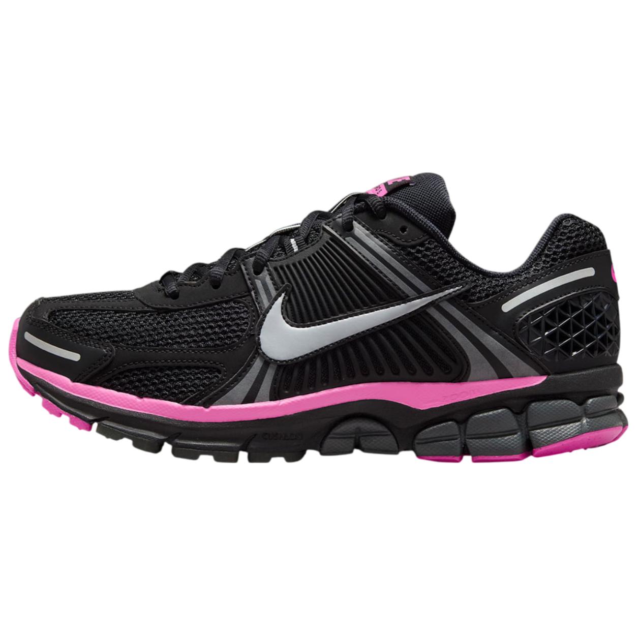 Nike Кроссовки Zoom Vomero 5 Black Pink Blast
Nike Кроссовки Zoom Vomero 5 Black Pink Blast