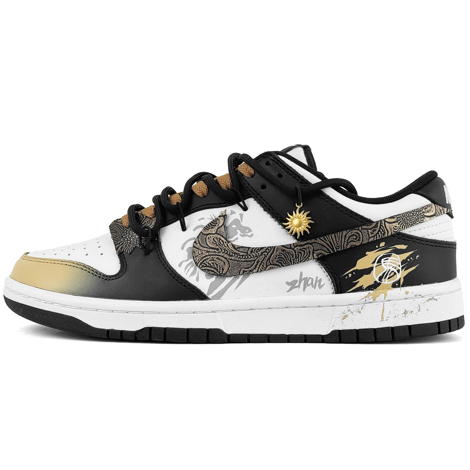 Dunk Gold War Horse Chasing The Sun устойчивые к истиранию низкие кроссовки для скейтбординга унисекс Nike, черный
Dunk Gold War Horse Chasing The Sun устойчивые к истиранию низкие кроссовки для скейтбординга унисекс Nike, черный