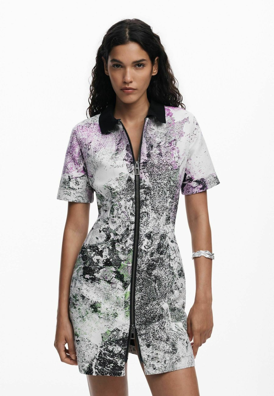 Платье Desigual MR CHRISTIAN LACROIX, White
Платье Desigual MR CHRISTIAN LACROIX, White