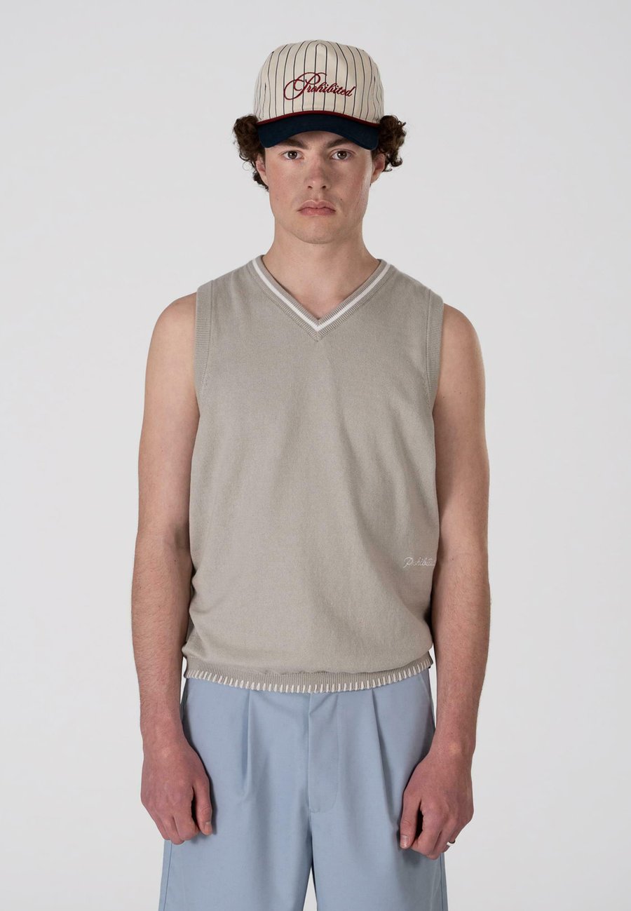 Топ PROHIBITED Top, Grey
Топ PROHIBITED Top, Grey