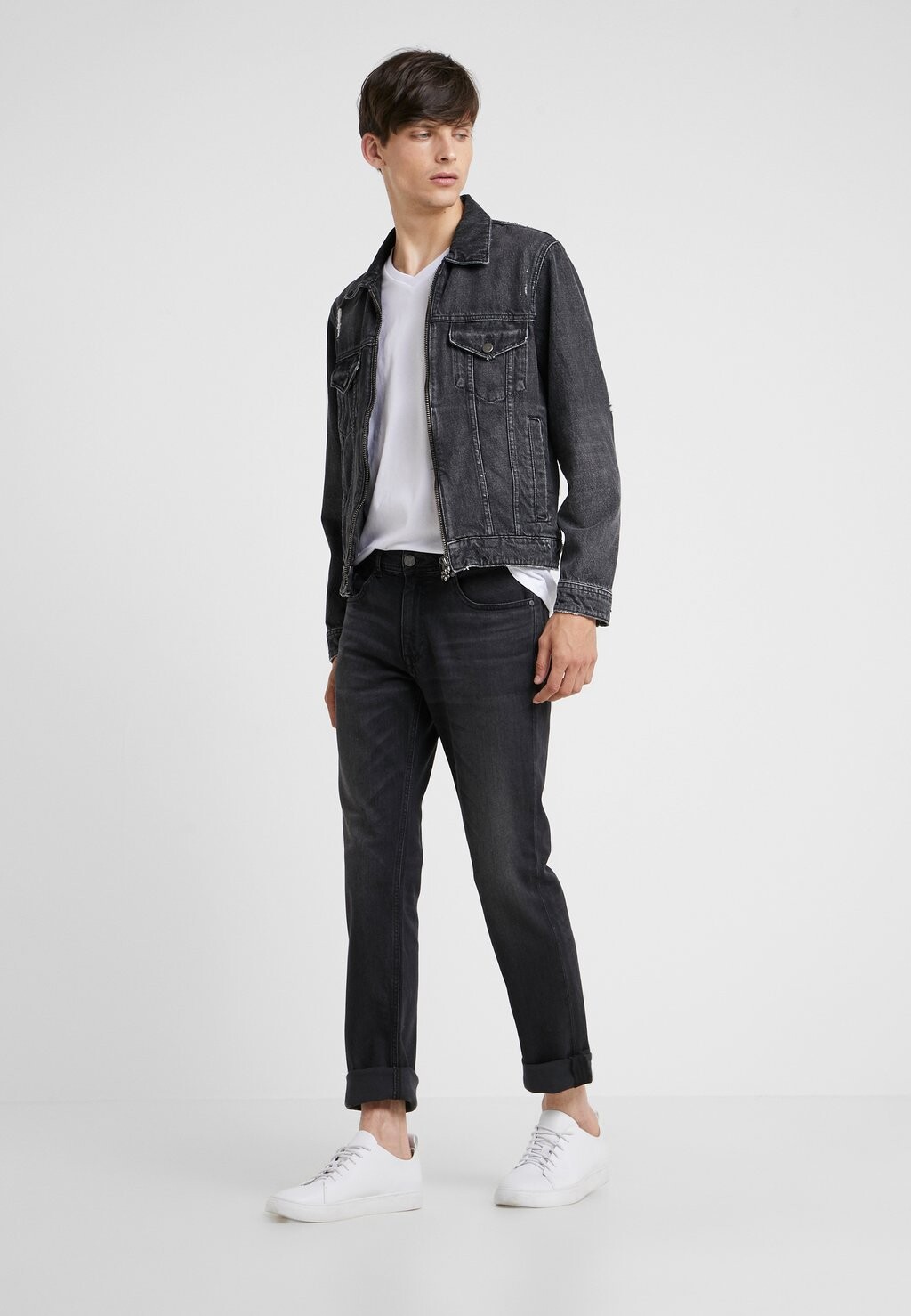 базовая футболка НАБОР 2 НАБОРА С V-образным вырезом KARL LAGERFELD, белый
базовая футболка НАБОР 2 НАБОРА С V-образным вырезом KARL LAGERFELD, белый