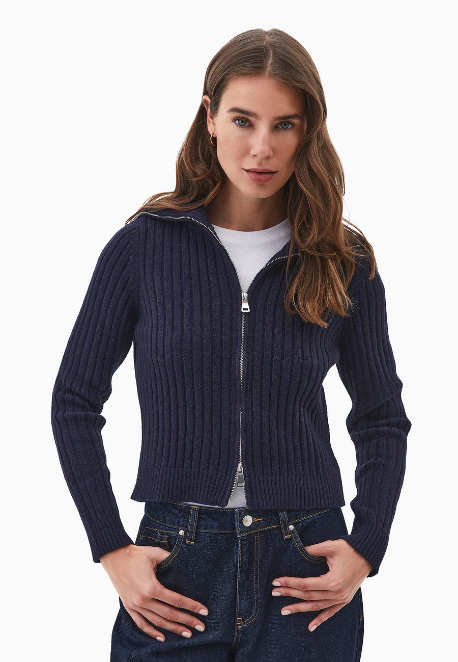 Кардиган OXXO Cardigan, Midnight/Blue
Кардиган OXXO Cardigan, Midnight/Blue