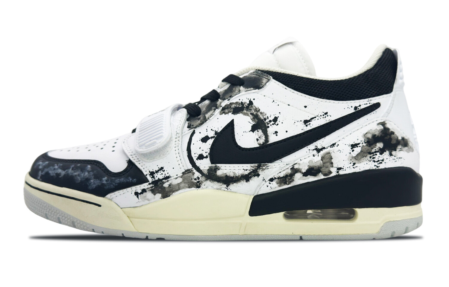 Кроссовки Jordan Legacy 312 Vintage Basketball Shoes Men Low-top Black/white, черный/белый
Кроссовки Jordan Legacy 312 Vintage Basketball Shoes Men Low-top Black/white, черный/белый