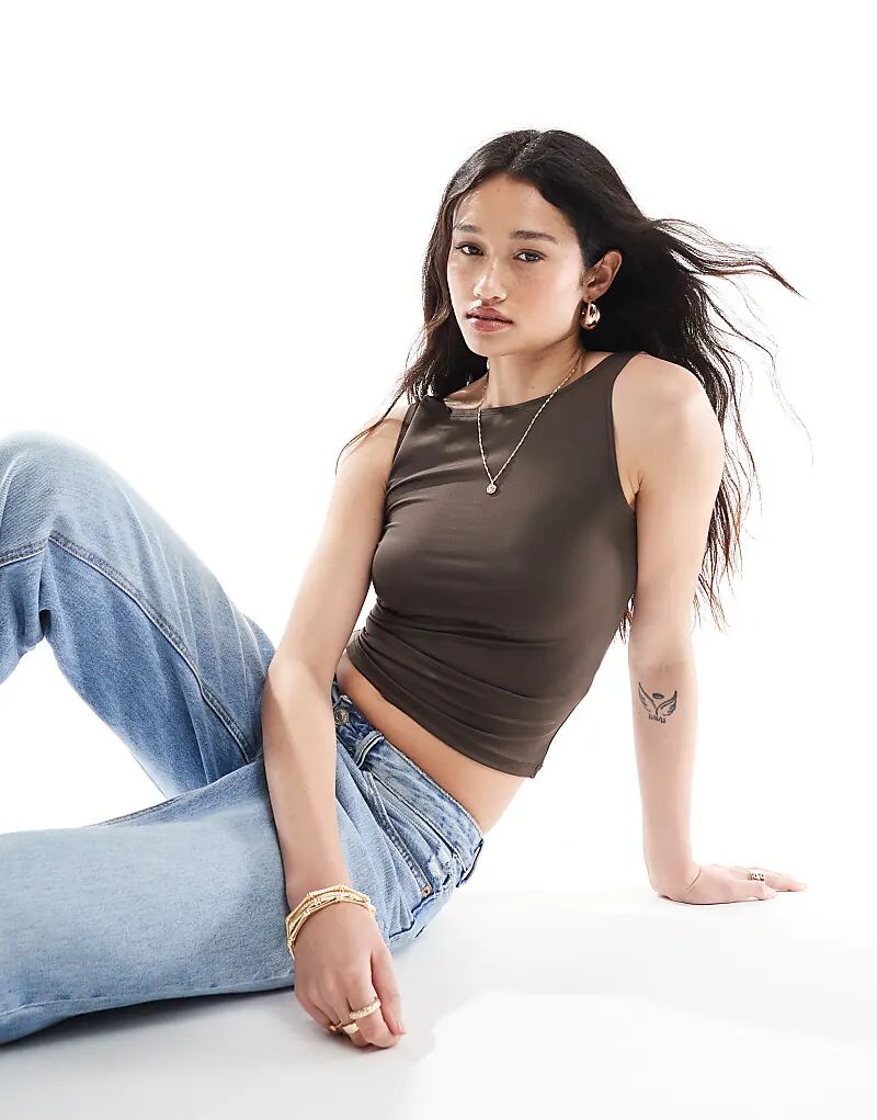 Футболка Stradivarius без рукавов с вырезом-лодочкой коричневого цвета
Футболка Stradivarius без рукавов с вырезом-лодочкой коричневого цвета