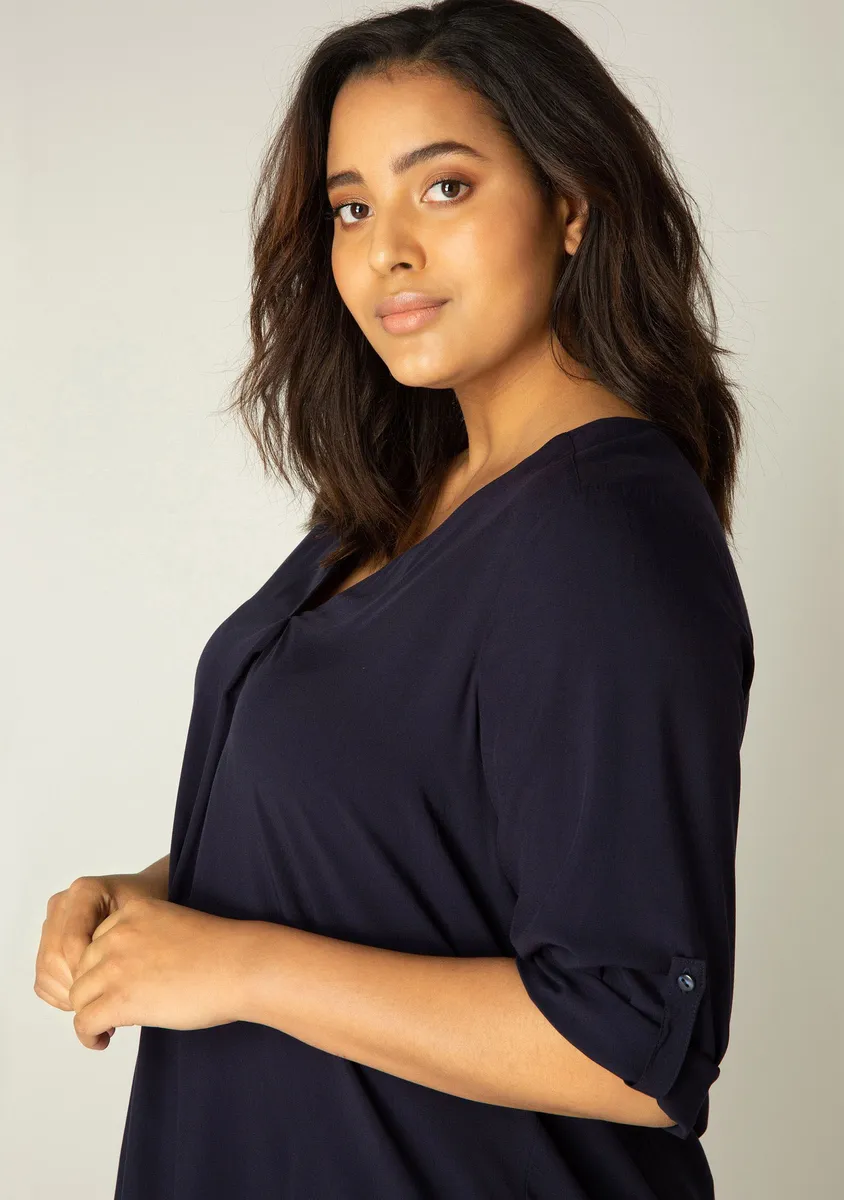 Блуза-рубашка Base Level Curvy "Yanina", с V-образным вырезом, синий
Блуза-рубашка Base Level Curvy "Yanina", с V-образным вырезом, синий