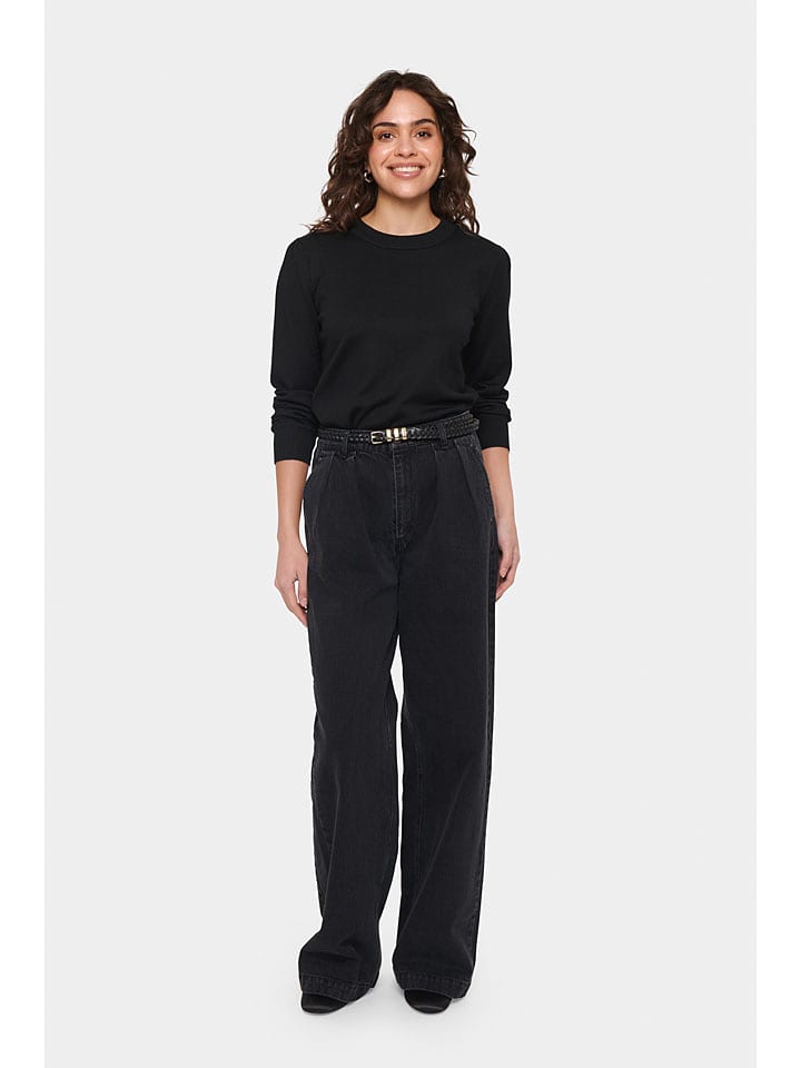 Свитер Мила черного цвета SAINT TROPEZ
Свитер Мила черного цвета SAINT TROPEZ