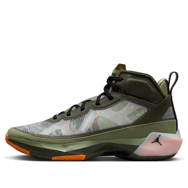 Кроссовки Undefeated x 37 sp Air Jordan, зеленый 
Кроссовки Undefeated x 37 sp Air Jordan, зеленый