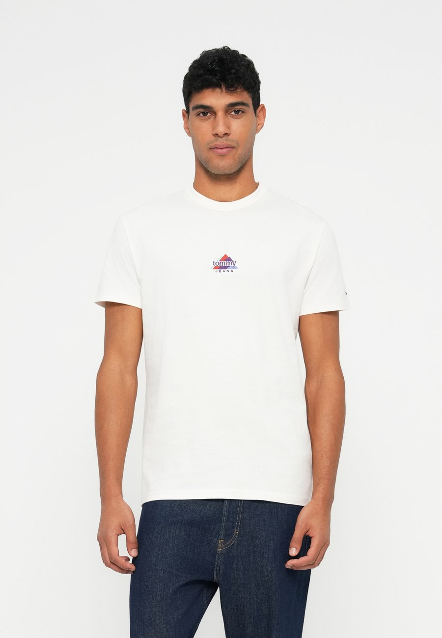 Футболка Tommy Jeans PEAKS TEE, Ancient White/Off-White, Белый, Футболка Tommy Jeans PEAKS TEE, Ancient White/Off-White
Футболка Tommy Jeans PEAKS TEE, Ancient White/Off-White, Белый, Футболка Tommy Jeans PEAKS TEE, Ancient White/Off-White
