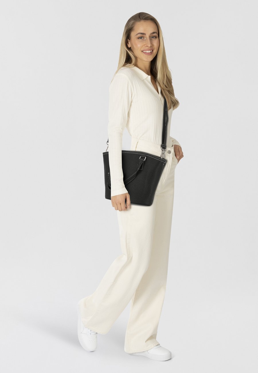 Сумка Gabor Handbag, Black
Сумка Gabor Handbag, Black