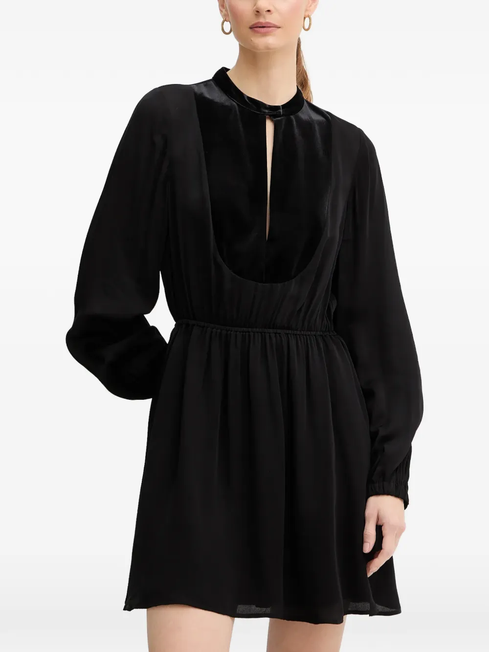 Мини-платье с бархатными вставками Armani Exchange, черный
Мини-платье с бархатными вставками Armani Exchange, черный