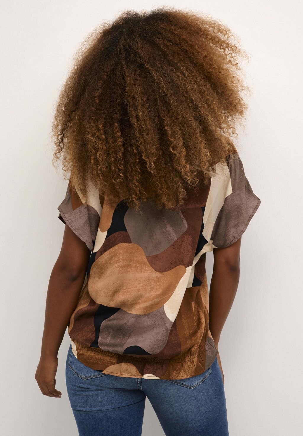 Блуза CAPSLEEVE Culture, коричневый
Блуза CAPSLEEVE Culture, коричневый