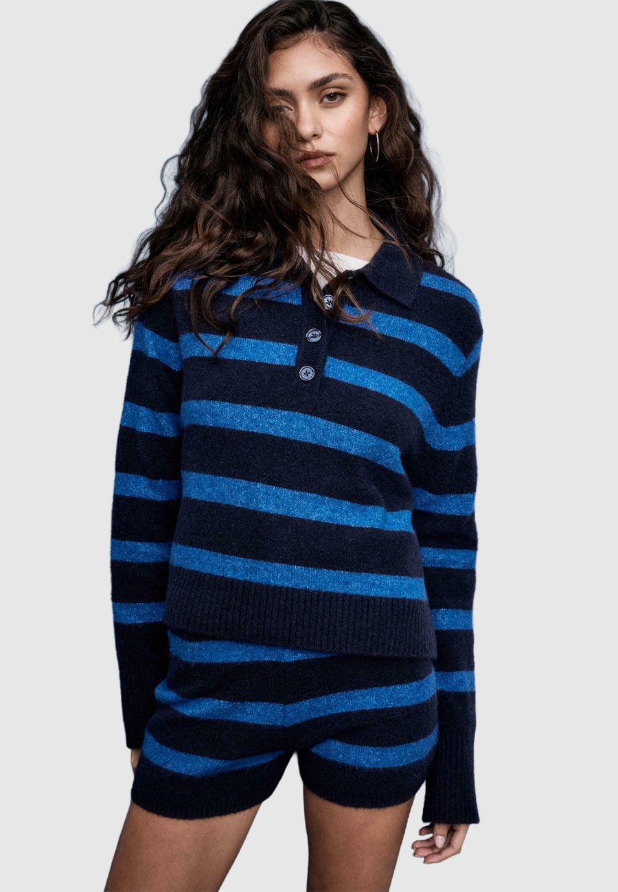 Джемпер Stradivarius STRIPED, Metallic Blue
Джемпер Stradivarius STRIPED, Metallic Blue