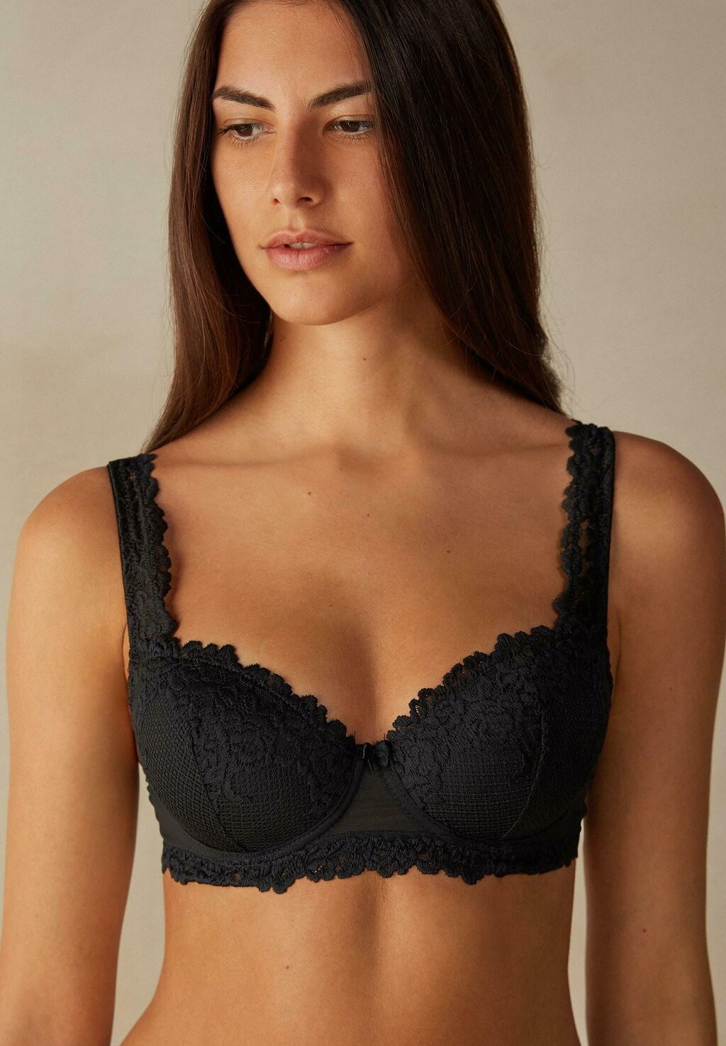 Бюстгальтер на косточках SOFIA IN PRETTY FLOWERS Intimissimi, черный
Бюстгальтер на косточках SOFIA IN PRETTY FLOWERS Intimissimi, черный