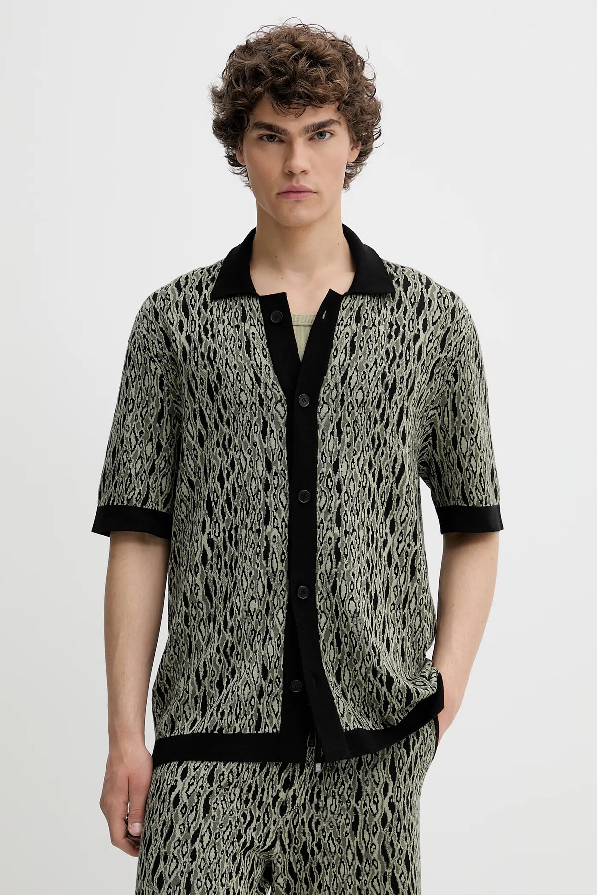 Кардиган Hugo, зеленый
Кардиган Hugo, зеленый