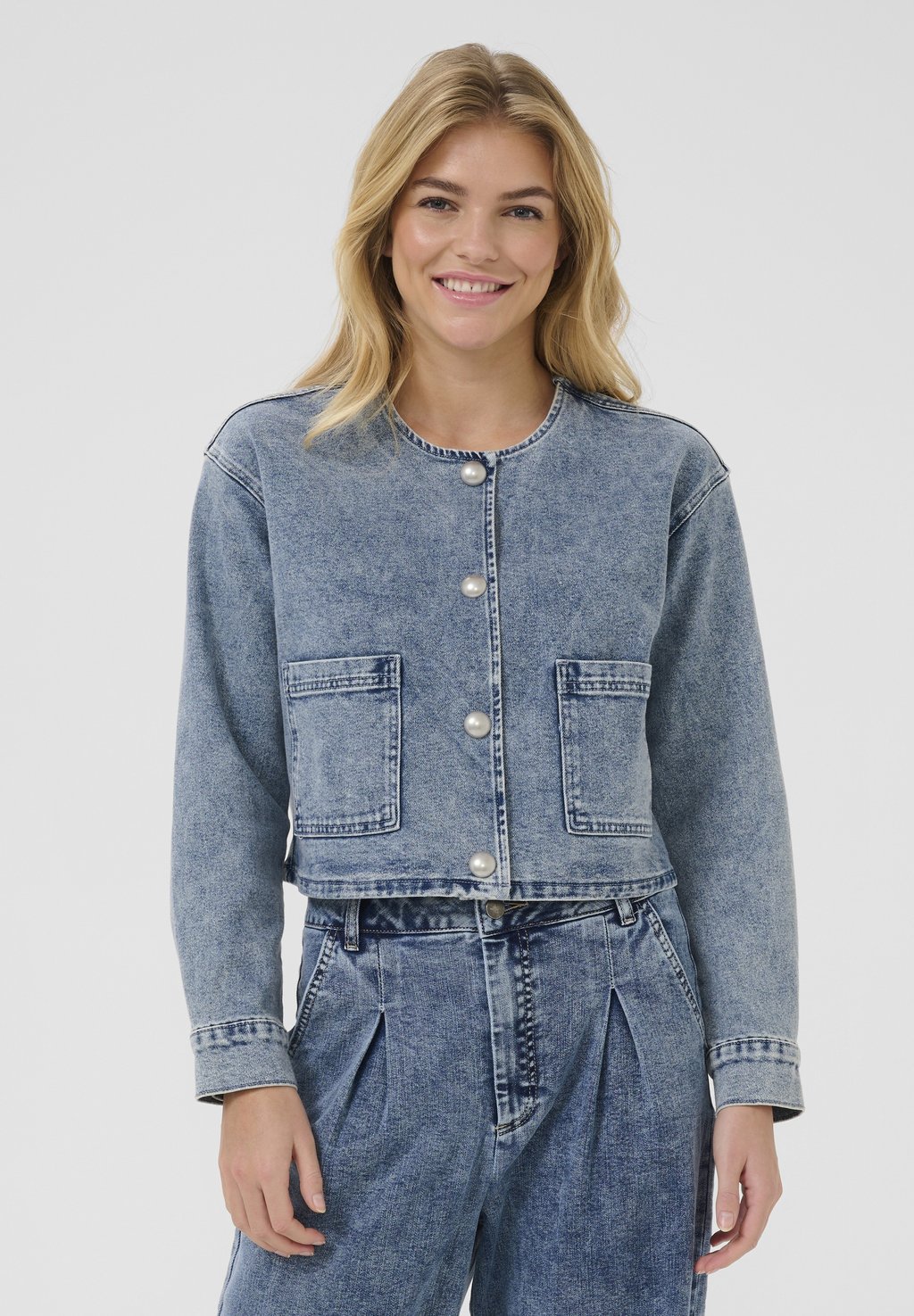 Джинсовая куртка DORIANA Kaffe, деним
Джинсовая куртка DORIANA Kaffe, деним