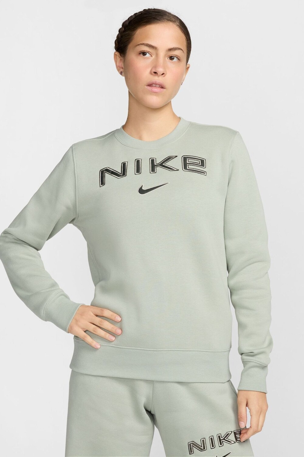 Толстовка Phoenix из флиса со стандартным логотипом университетской школы и круглым вырезом Nike, зеленый
Толстовка Phoenix из флиса со стандартным логотипом университетской школы и круглым вырезом Nike, зеленый