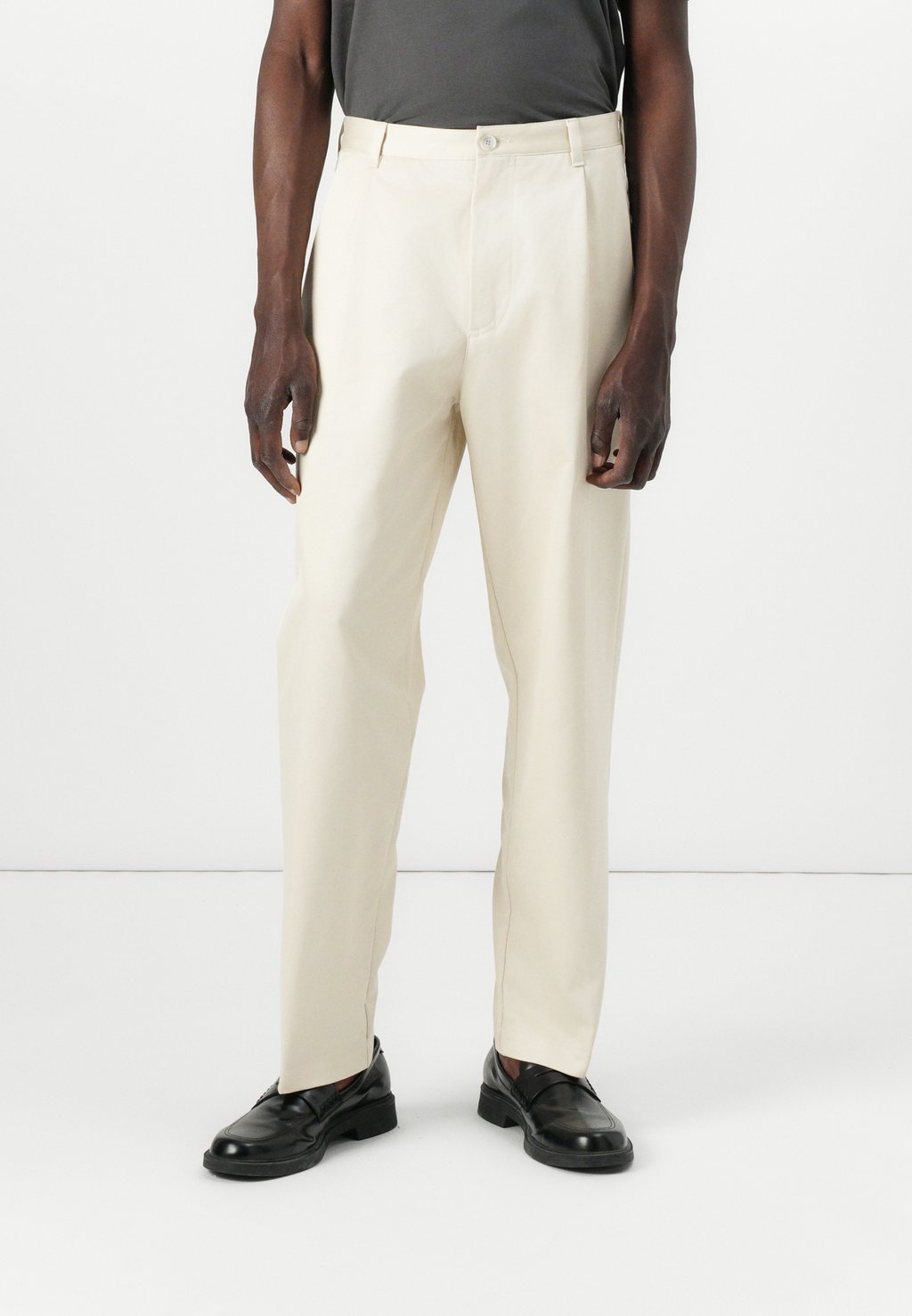 Чиносы BOSS, слоновая кость
Чиносы BOSS, слоновая кость