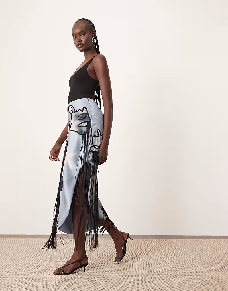 ARRANGE линейная цветочная бахрома асимметричная юбка миди с цветочным принтом
ARRANGE линейная цветочная бахрома асимметричная юбка миди с цветочным принтом