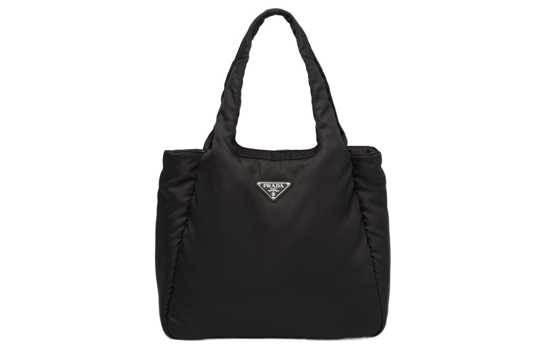 Сумка-шоппер из переработанного нейлона, черная PRADA
Сумка-шоппер из переработанного нейлона, черная PRADA