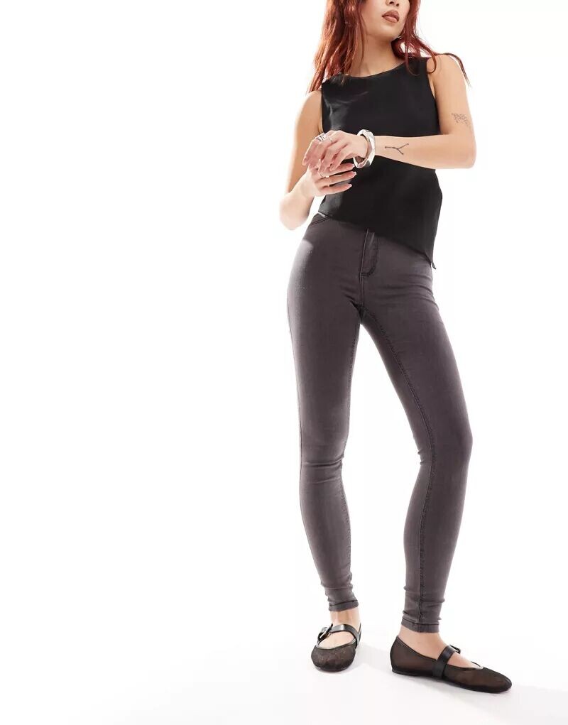 Серые джинсы скинни с завышенной талией Noisy May Callie
Серые джинсы скинни с завышенной талией Noisy May Callie