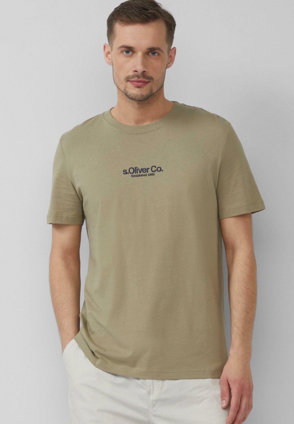 Футболка с принтом s.Oliver, темно-зеленый
Футболка с принтом s.Oliver, темно-зеленый