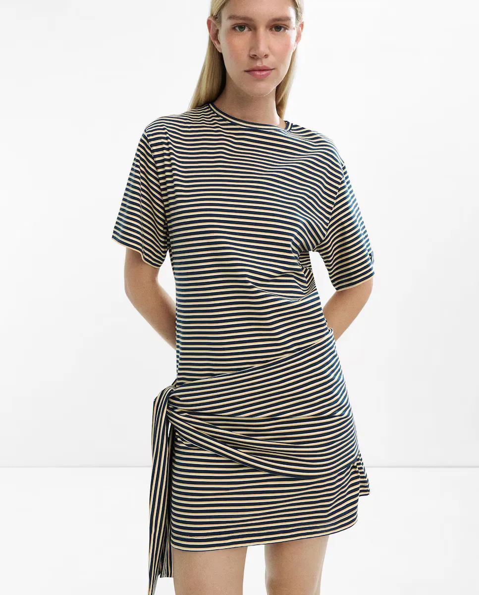 Короткое платье из 100% хлопка с полосатым принтом и перекрещивающимися завязками Parfois, черный
Короткое платье из 100% хлопка с полосатым принтом и перекрещивающимися завязками Parfois, черный