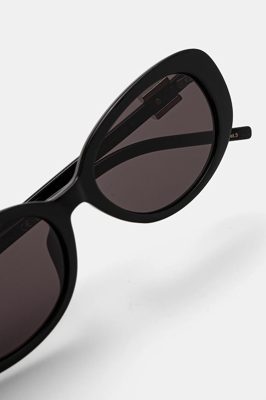 Солнцезащитные очки Gucci, черный
Солнцезащитные очки Gucci, черный