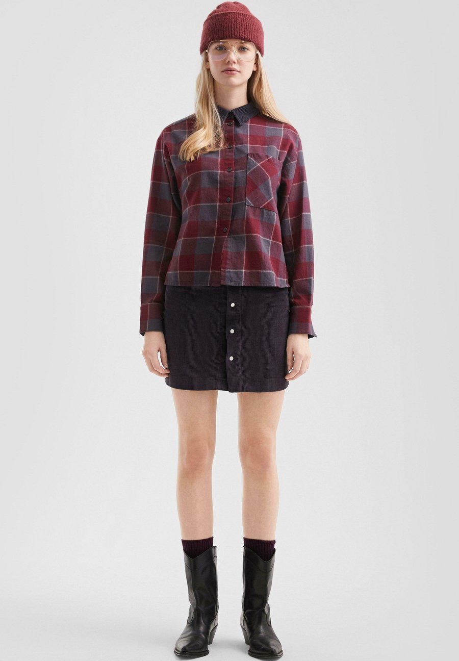 Юбка QS MIT KNOPFLEISTE, Grau/Anthracite
Юбка QS MIT KNOPFLEISTE, Grau/Anthracite