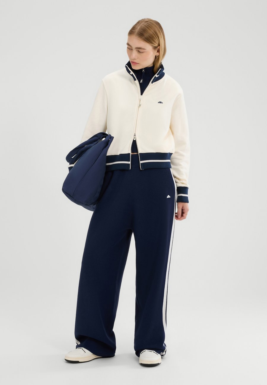 Толстовка Ellesse SANITA FULL, Off White/Off-White
Толстовка Ellesse SANITA FULL, Off White/Off-White