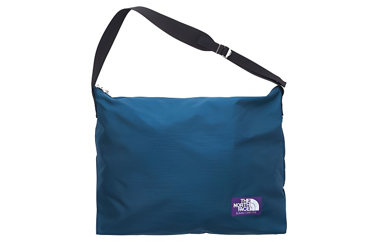THE NORTH FACE Нейлоновый рюкзак для активного отдыха унисекс синий
THE NORTH FACE Нейлоновый рюкзак для активного отдыха унисекс синий