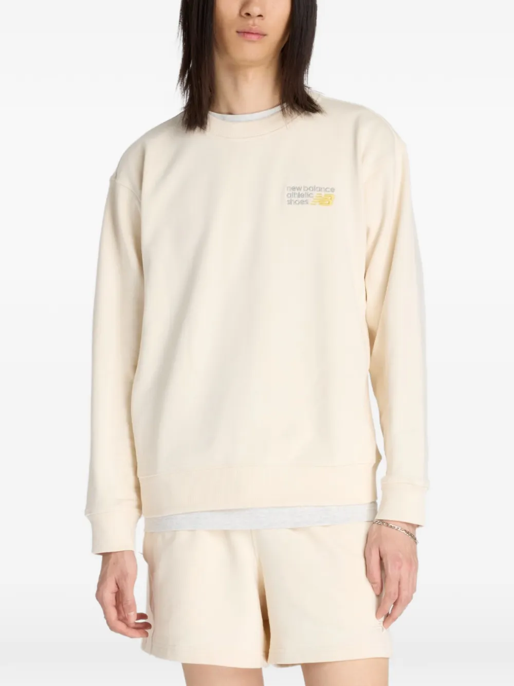 Свитшот с вышитым логотипом New Balance, нейтральный
Свитшот с вышитым логотипом New Balance, нейтральный