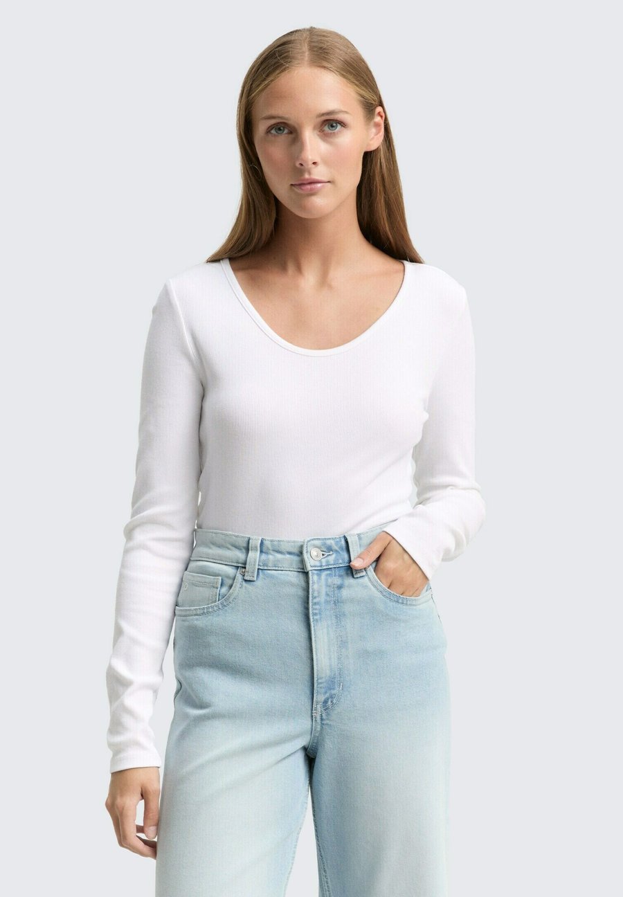 Топ TOM TAILOR DENIM SLIM FIT MIT PSTRUKTUR, White
Топ TOM TAILOR DENIM SLIM FIT MIT PSTRUKTUR, White