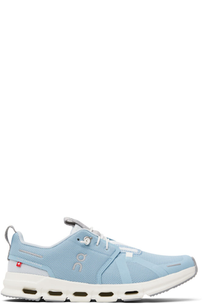 Большие детские синие кроссовки Cloud Sky On
Большие детские синие кроссовки Cloud Sky On