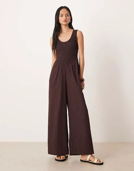 Коричневый комбинезон с жатым воротником ASOS DESIGN
Коричневый комбинезон с жатым воротником ASOS DESIGN