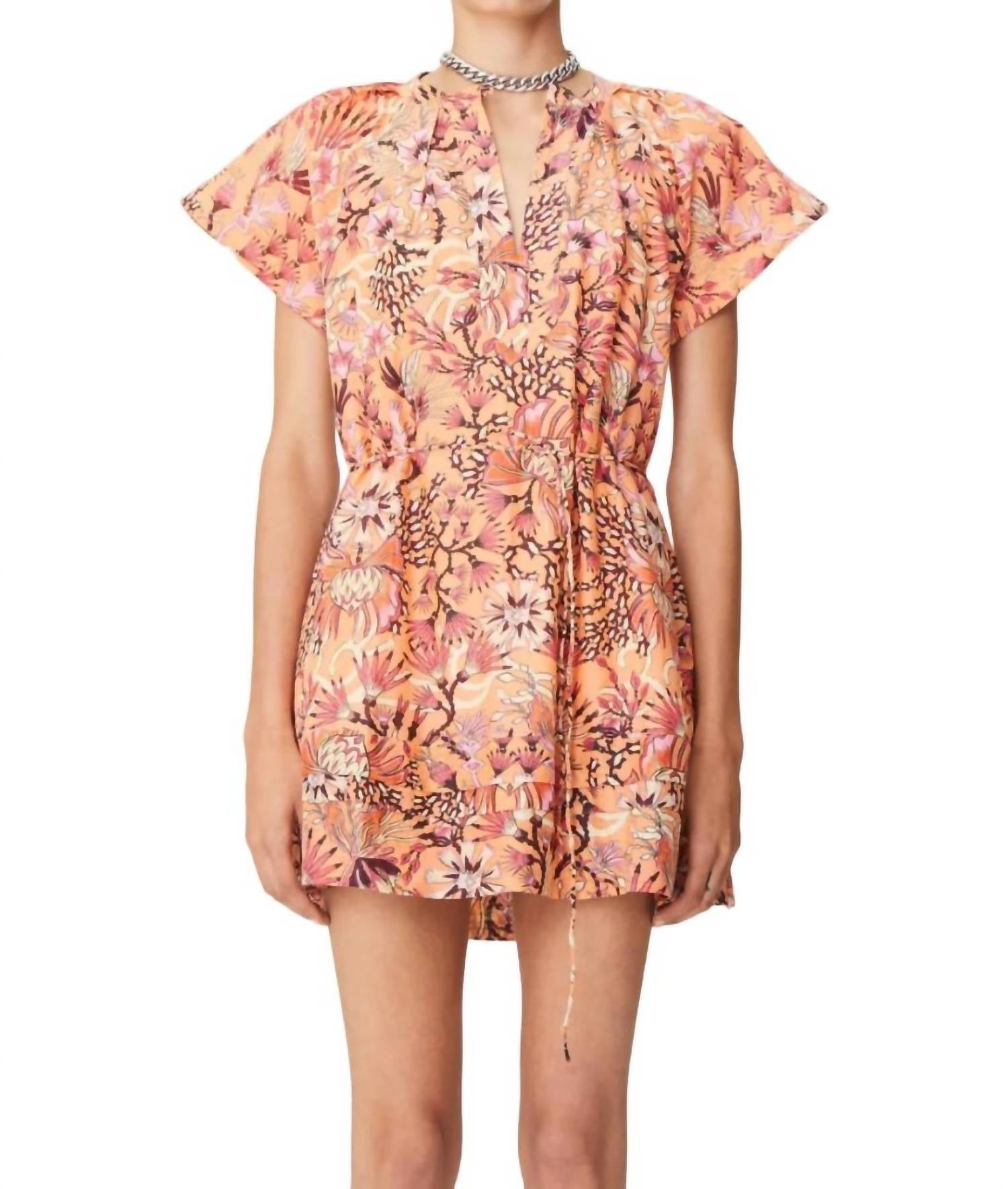 Короткое платье Humahuaca Carol в персиковом миксе 3 Maria Cher
Короткое платье Humahuaca Carol в персиковом миксе 3 Maria Cher