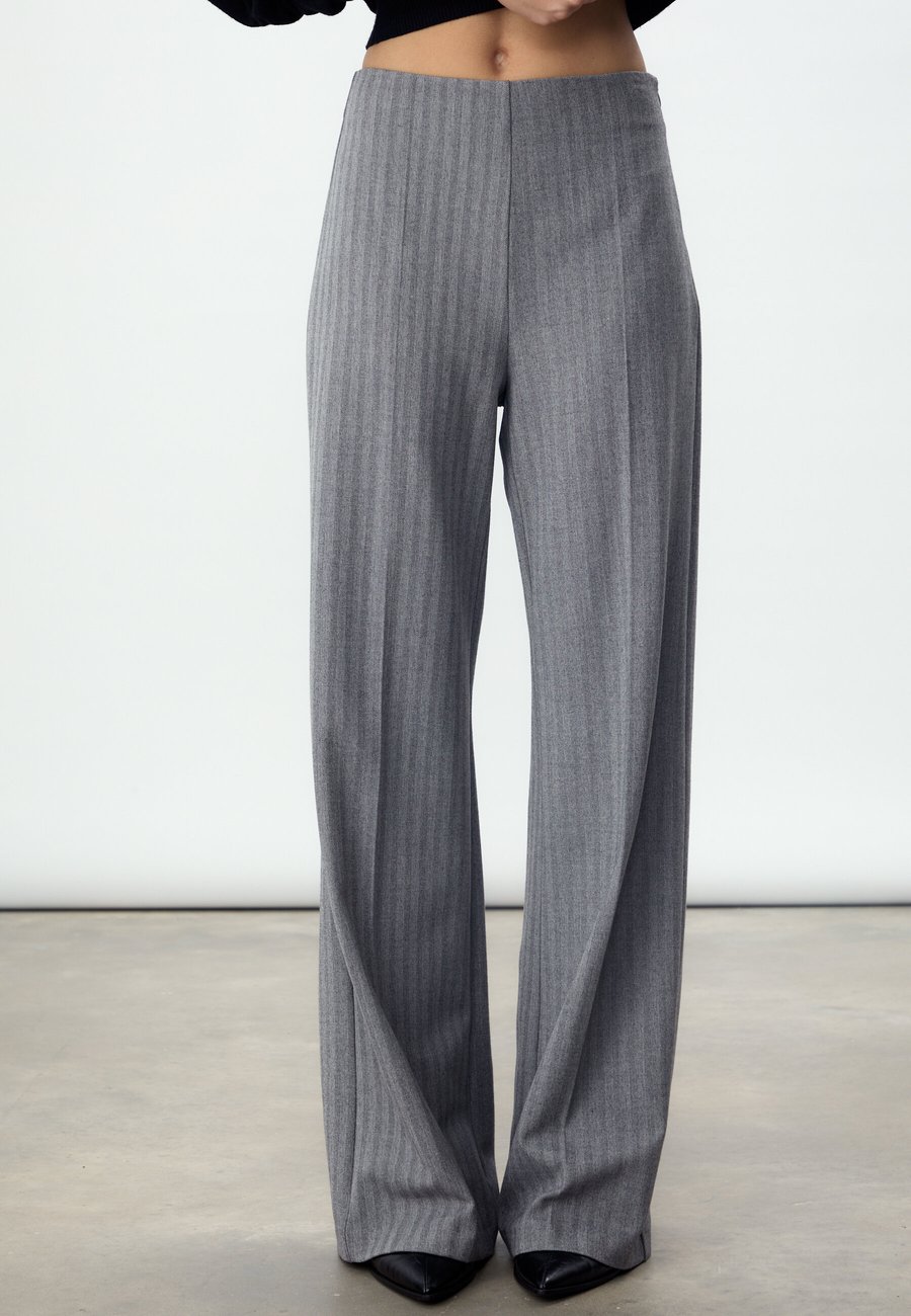 Брюки Stradivarius SMART, Dark Grey
Брюки Stradivarius SMART, Dark Grey