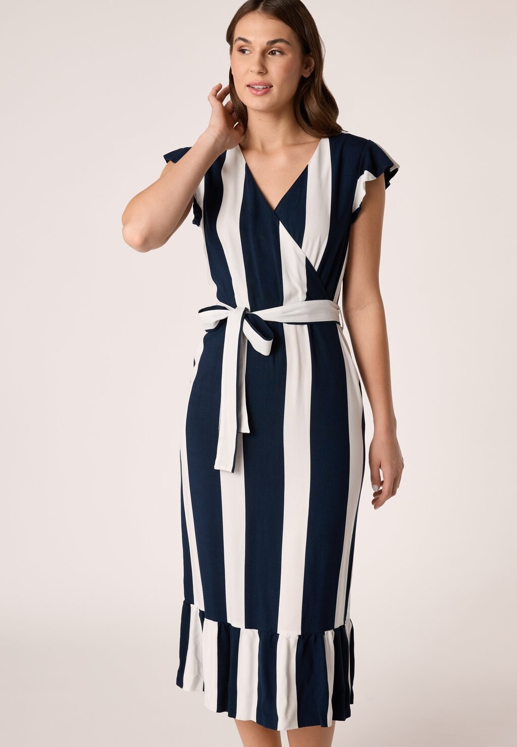 Дневное платье QUIOSQUE, темно-синий
Дневное платье QUIOSQUE, темно-синий