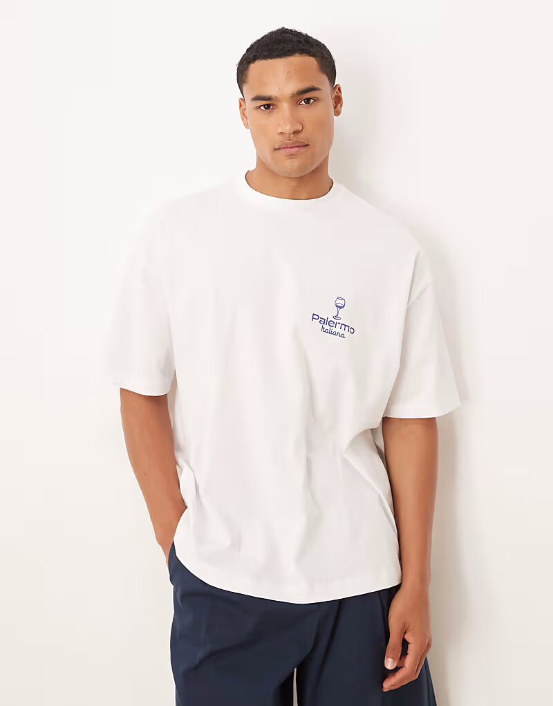 Футболка свободного кроя с принтом на груди белого цвета Asos Design
Футболка свободного кроя с принтом на груди белого цвета Asos Design