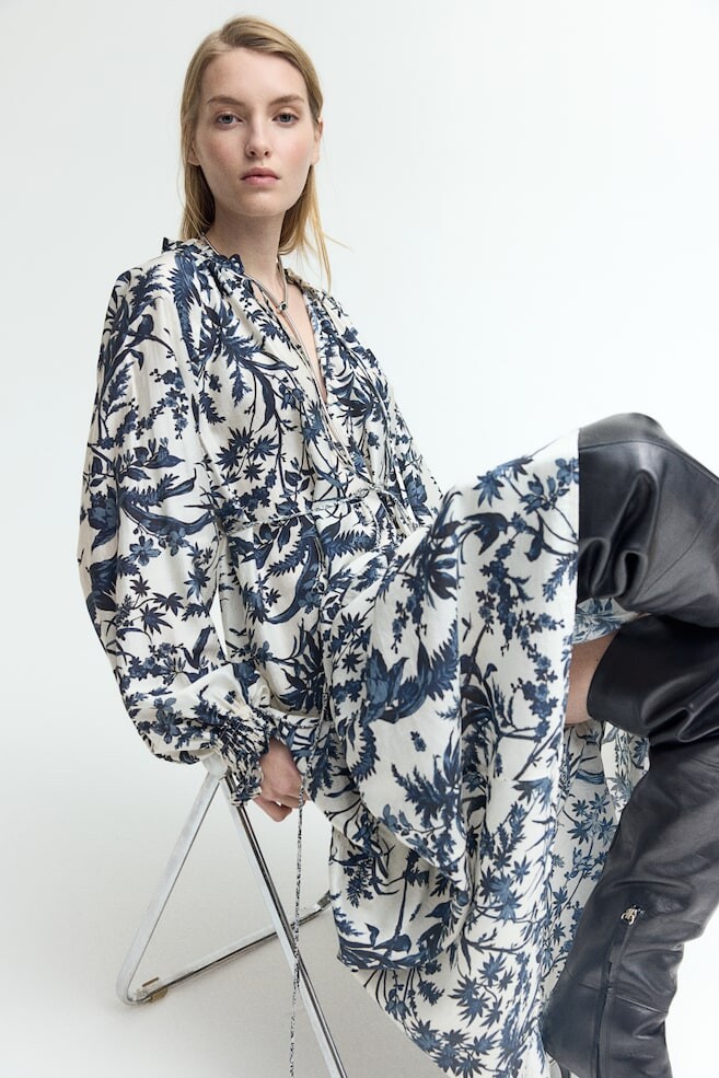 Платье с воротником-воланой H&M, мультиколор
Платье с воротником-воланой H&M, мультиколор